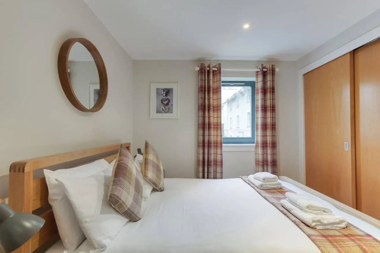 Apartment *Amazing Location!*In Heart Of The City. 2Br & Cot Edinburgh